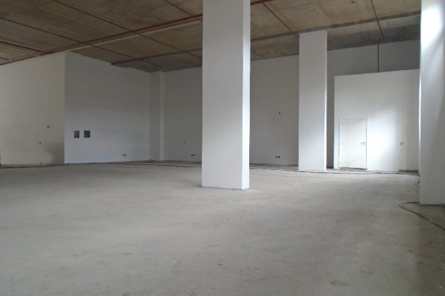Loja com 501m², no bairro Cinqüentenário em Caxias do Sul para Alugar