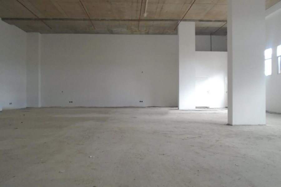 Loja com 501m², no bairro Cinqüentenário em Caxias do Sul para Alugar