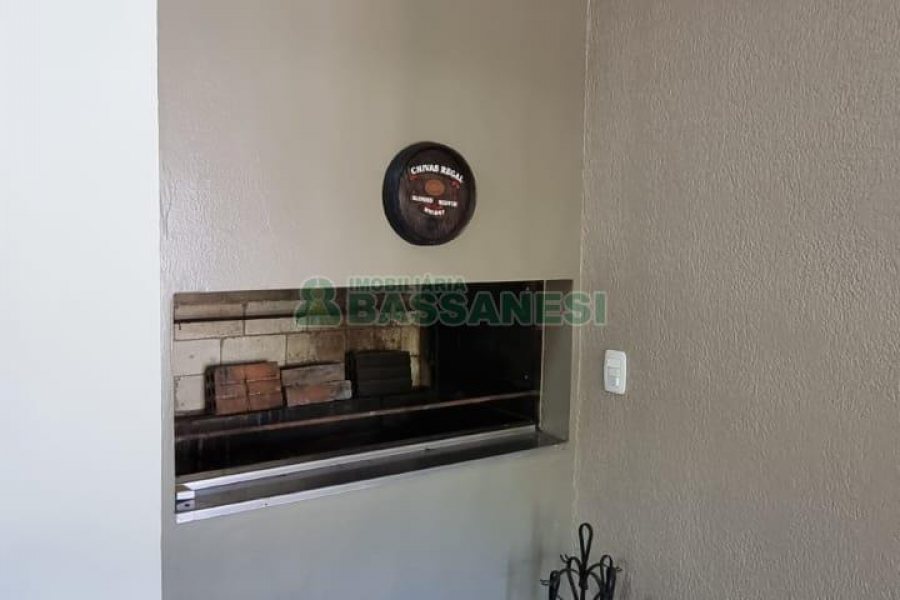 Casa com 365m², 3 dormitórios, 2 vagas, no bairro Jardim América em Caxias do Sul para Comprar