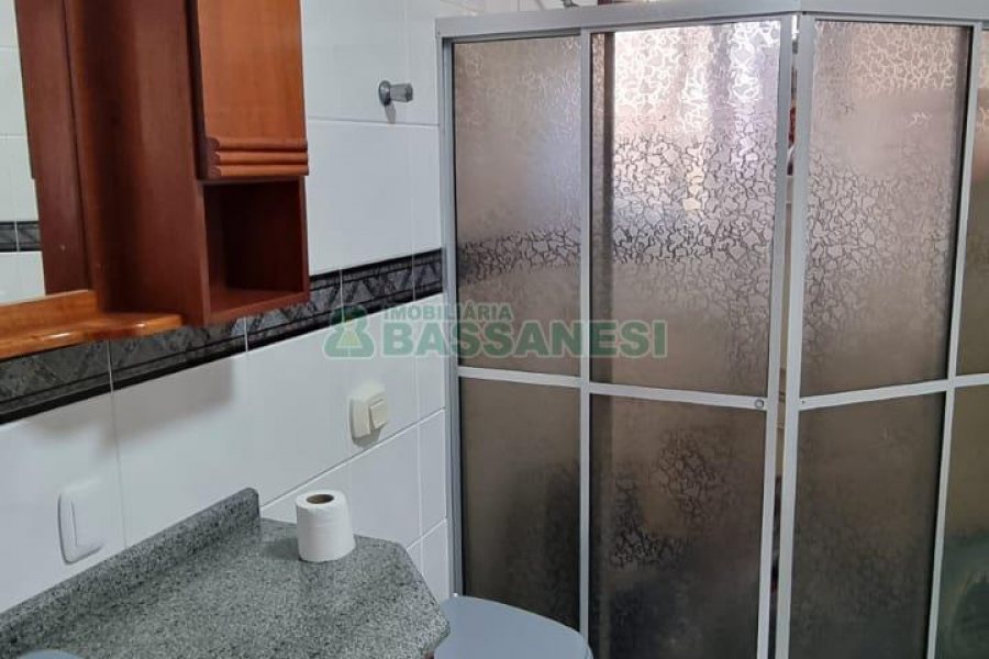 Casa com 365m², 3 dormitórios, 2 vagas, no bairro Jardim América em Caxias do Sul para Comprar