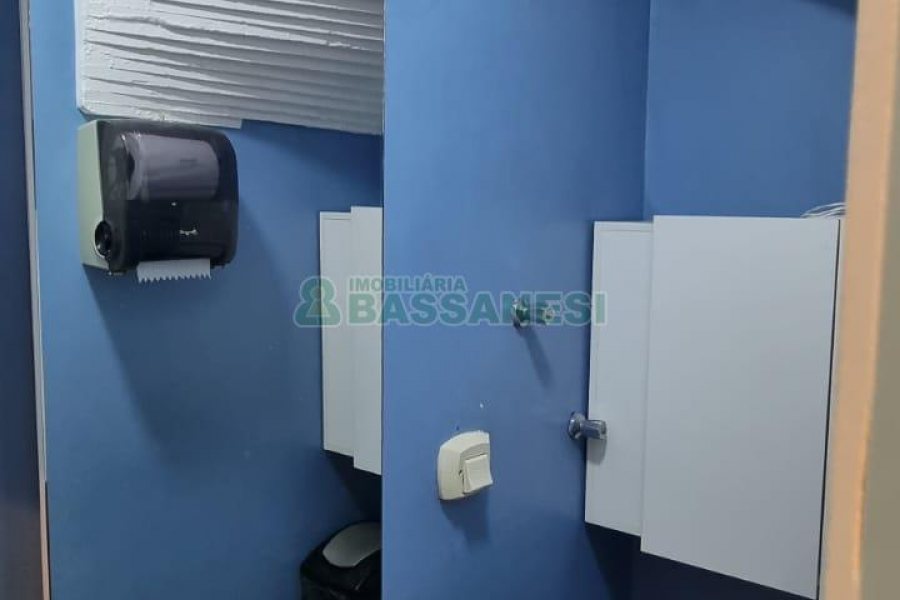 Casa com 365m², 3 dormitórios, 2 vagas, no bairro Jardim América em Caxias do Sul para Comprar