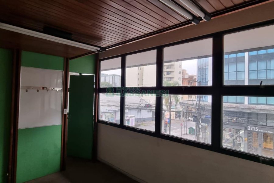 Sala com 81m², no bairro São Pelegrino em Caxias do Sul para Comprar