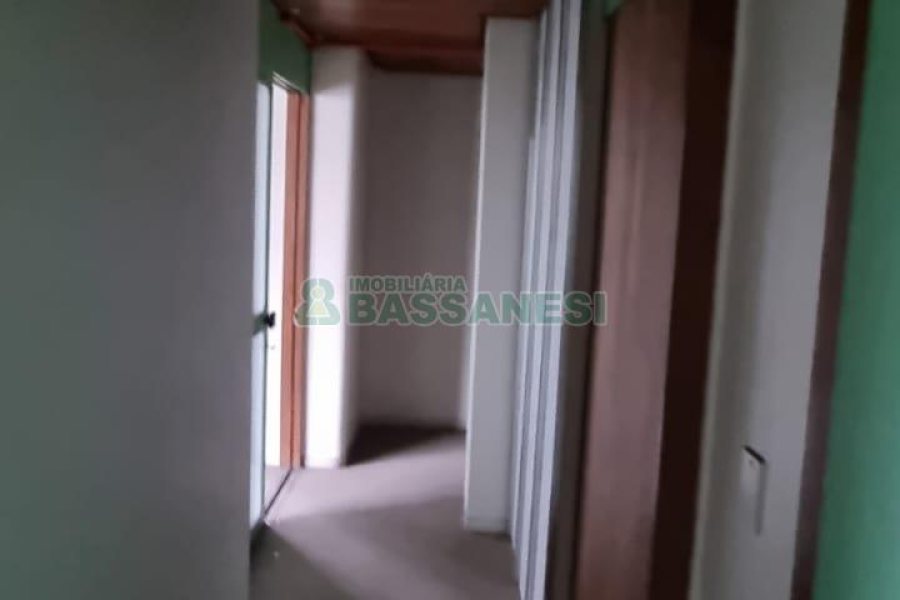 Sala com 81m², no bairro São Pelegrino em Caxias do Sul para Comprar