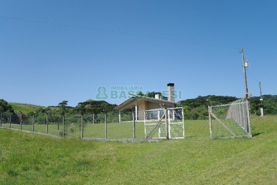 Chácara com 200m², 4 dormitórios, no bairro Vila Seca em Caxias do Sul para Comprar