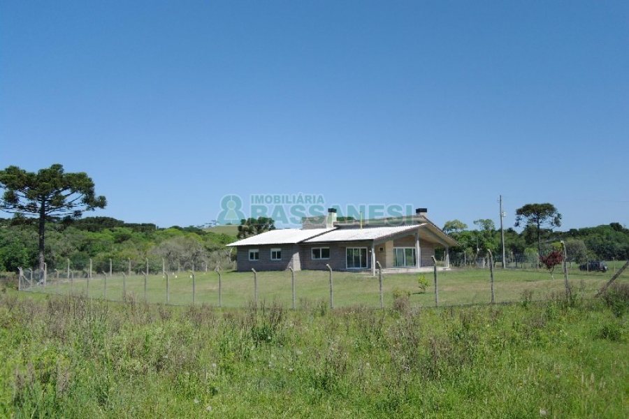 Chácara com 200m², 4 dormitórios, no bairro Vila Seca em Caxias do Sul para Comprar