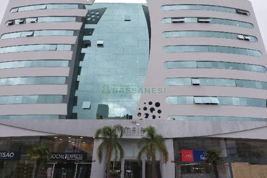 Sala Mobiliada com 40m², 2 vagas, no bairro Sanvitto em Caxias do Sul para Comprar