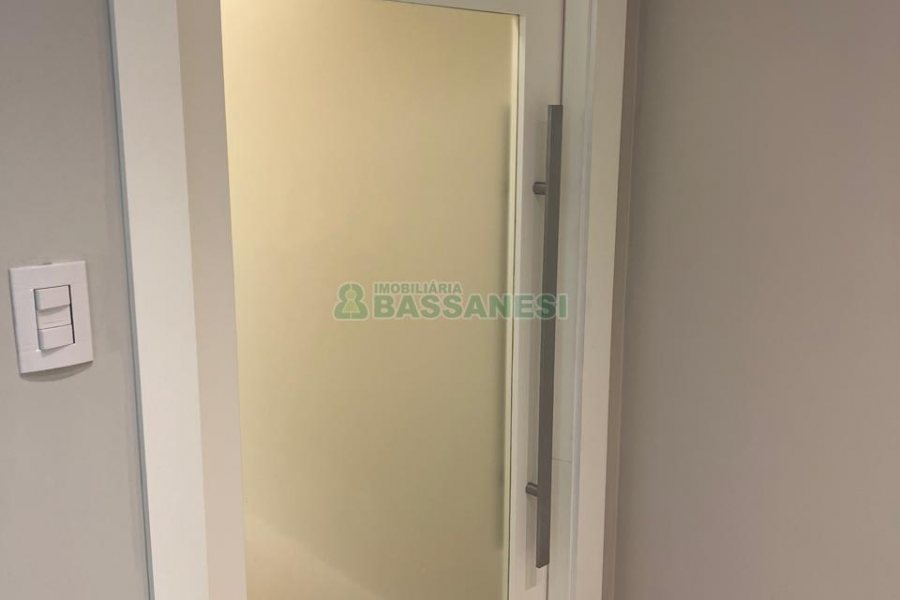 Sala Mobiliada com 40m², 2 vagas, no bairro Sanvitto em Caxias do Sul para Comprar