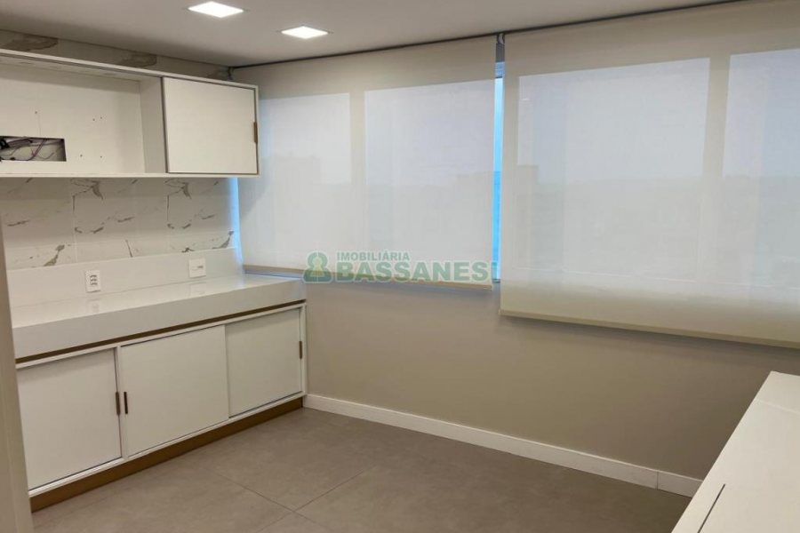 Sala Mobiliada com 40m², 2 vagas, no bairro Sanvitto em Caxias do Sul para Comprar