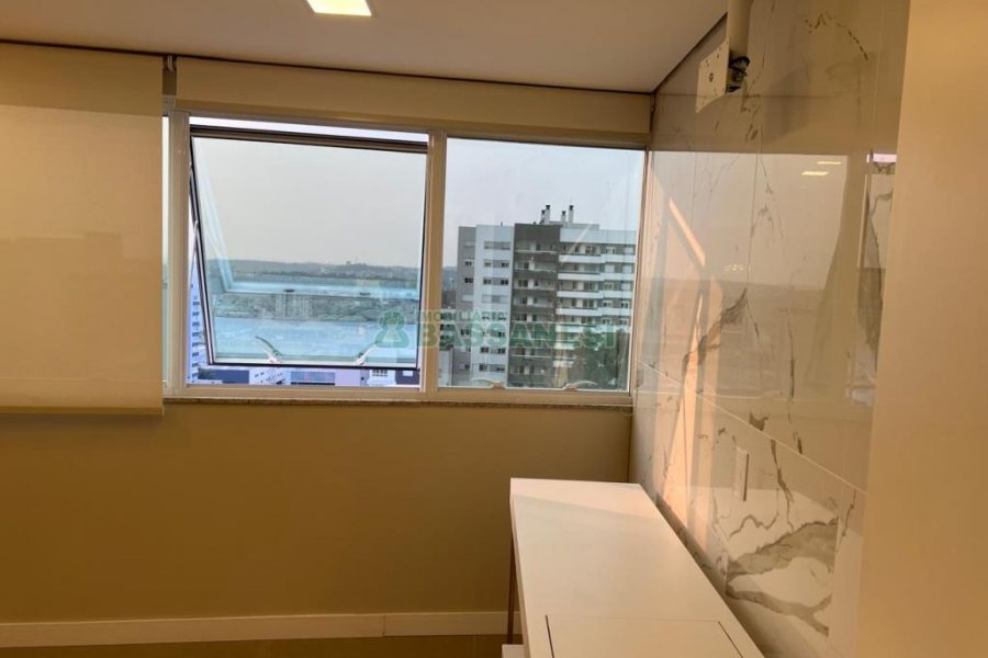 Sala Mobiliada com 40m², 2 vagas, no bairro Sanvitto em Caxias do Sul para Comprar