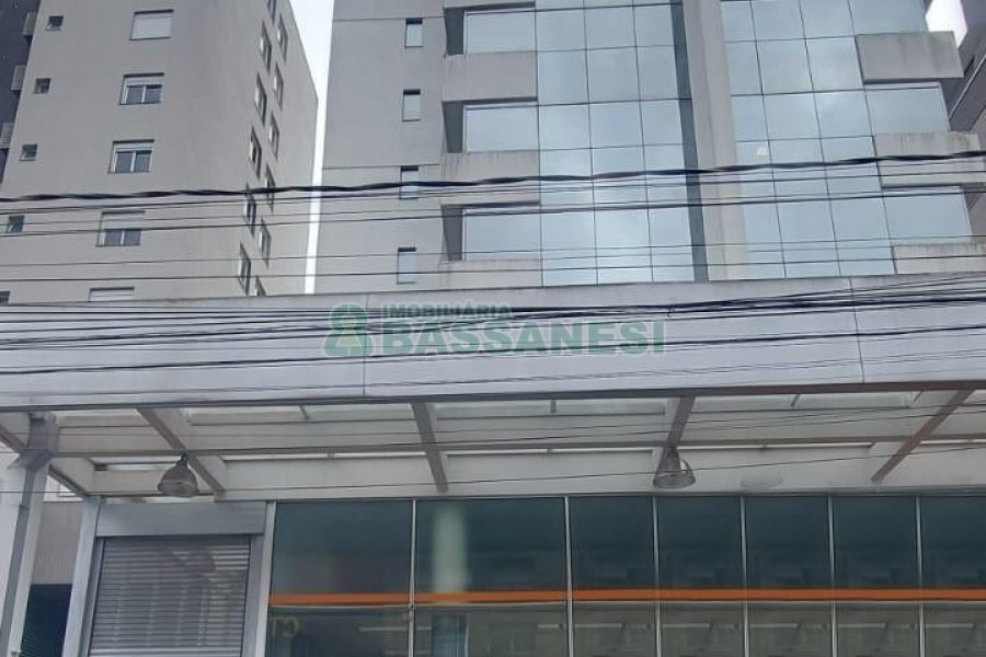 Sala com 37m², 2 vagas, no bairro Centro em Caxias do Sul para Alugar ou Comprar