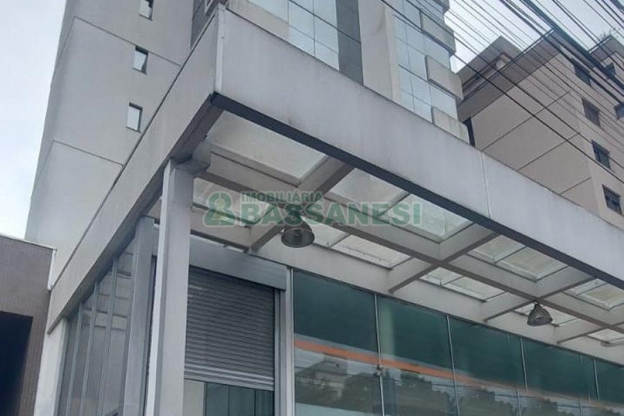 Sala com 37m², 2 vagas, no bairro Centro em Caxias do Sul para Alugar ou Comprar