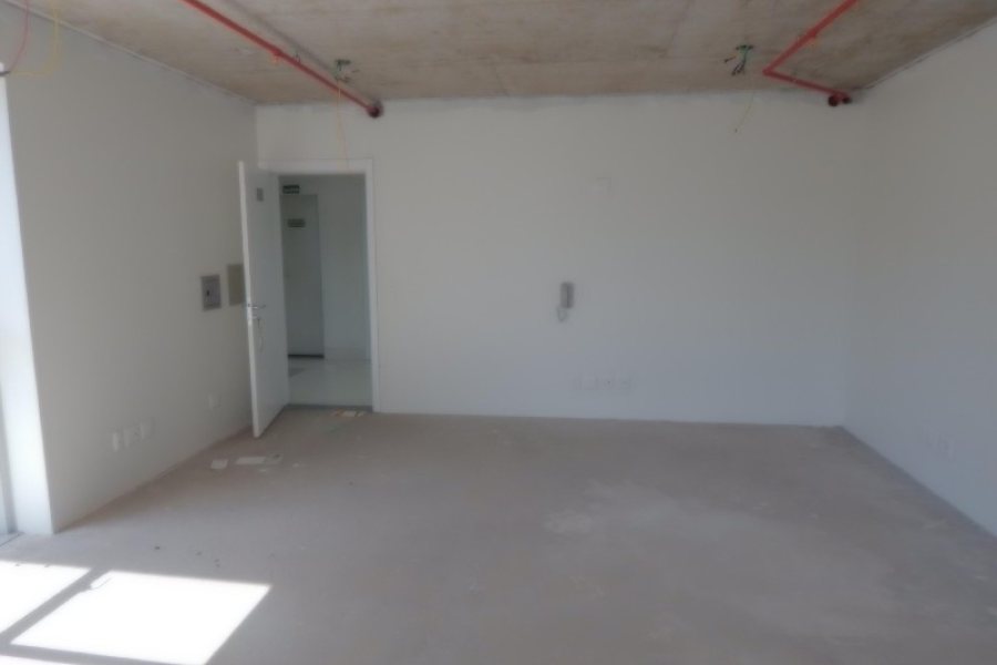 Sala com 37m², 2 vagas, no bairro Centro em Caxias do Sul para Comprar