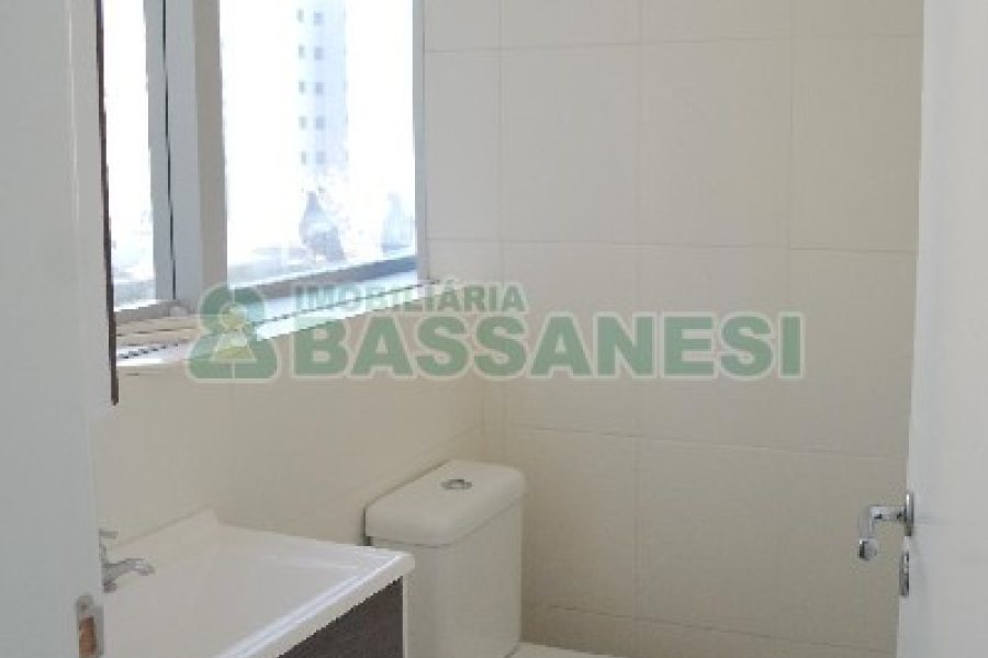 Sala com 40m², no bairro Centro em Caxias do Sul para Comprar