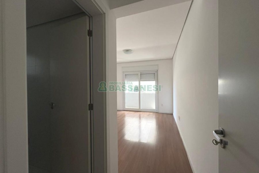 Apartamento com 96m², 2 dormitórios, 2 vagas, no bairro Panazzolo em Caxias do Sul para Alugar ou Comprar