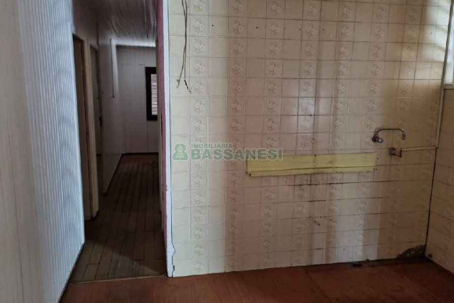 Casa com 255m², no bairro Universitário em Caxias do Sul para Comprar