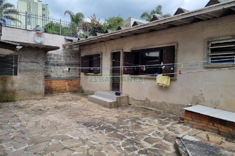 Casa com 255m², no bairro Universitário em Caxias do Sul para Comprar