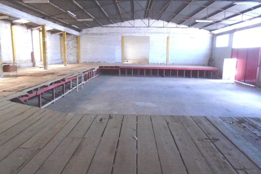Pavilhão com 778m², no bairro São José em Caxias do Sul para Comprar
