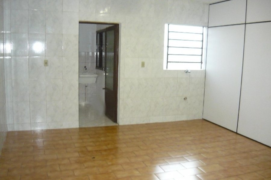 Casa com 412m², 4 dormitórios, 4 vagas, no bairro Santa Catarina em Caxias do Sul para Comprar