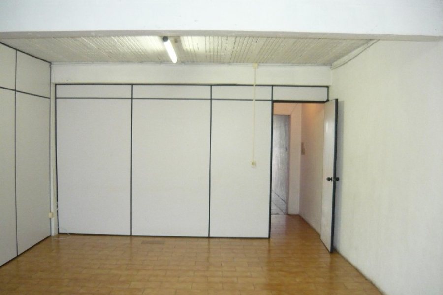 Casa com 412m², 4 dormitórios, 4 vagas, no bairro Santa Catarina em Caxias do Sul para Comprar