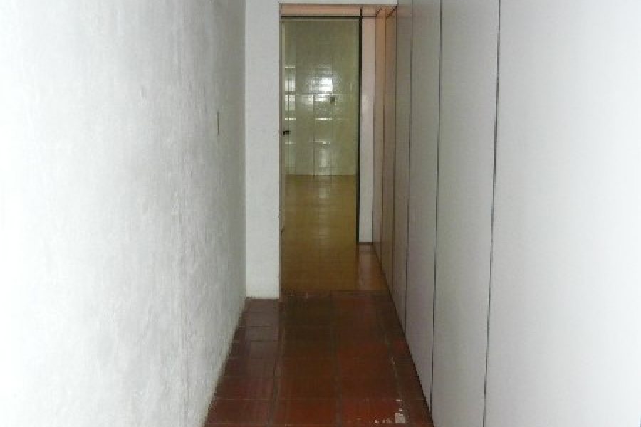 Casa com 412m², 4 dormitórios, 4 vagas, no bairro Santa Catarina em Caxias do Sul para Comprar