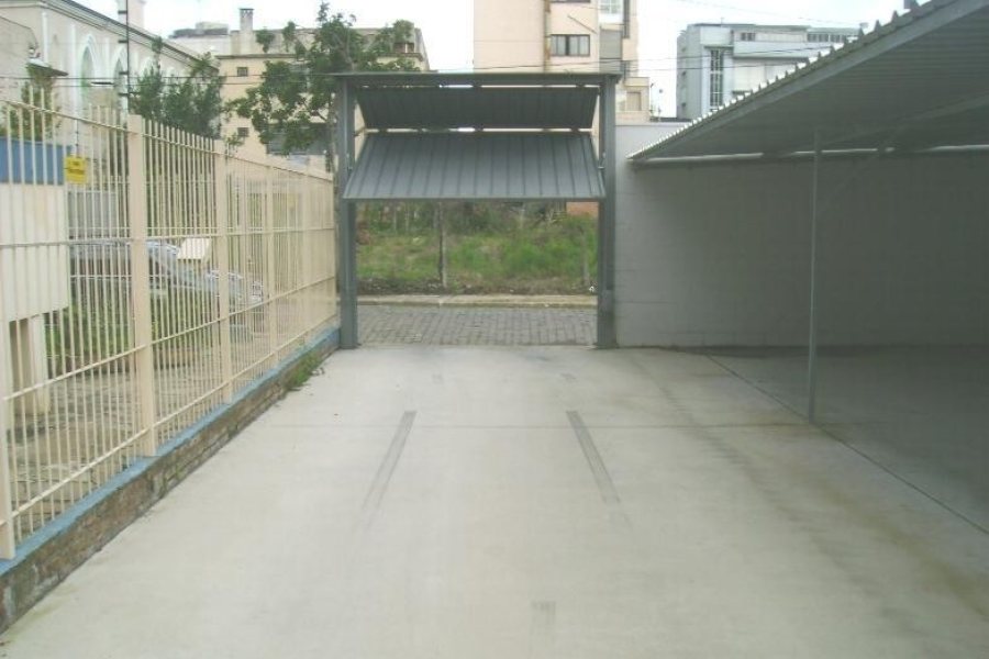 Box com 12m², no bairro São Pelegrino em Caxias do Sul para Alugar