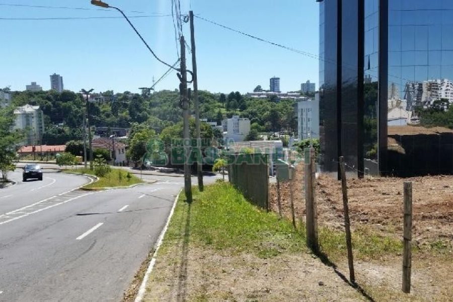 Terreno com 2350m², no bairro Lourdes em Caxias do Sul para Alugar
