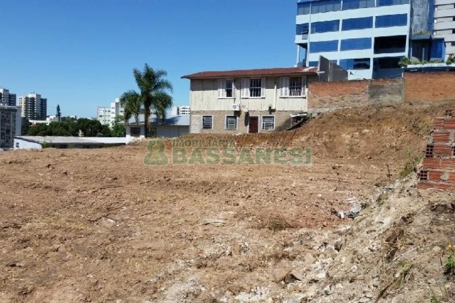 Terreno com 2350m², no bairro Lourdes em Caxias do Sul para Alugar