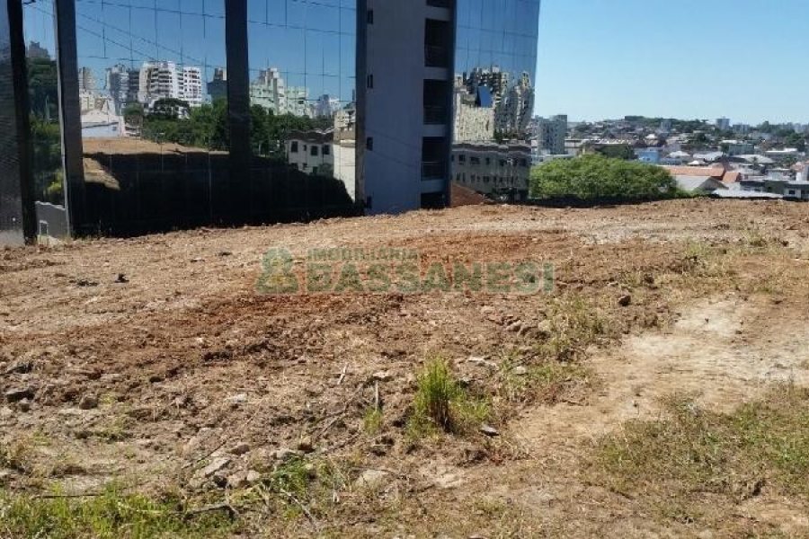 Terreno com 2350m², no bairro Lourdes em Caxias do Sul para Alugar