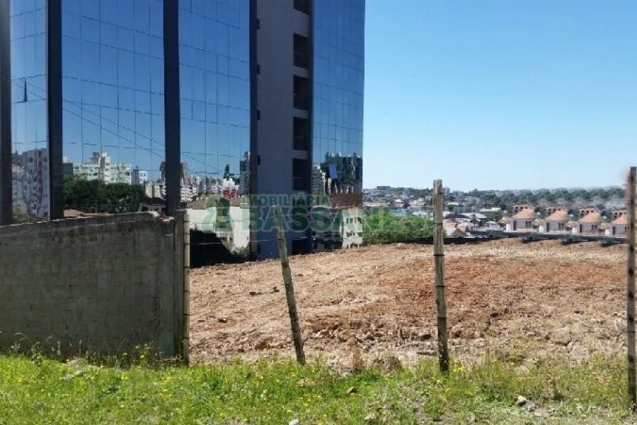 Terreno com 2350m², no bairro Lourdes em Caxias do Sul para Alugar