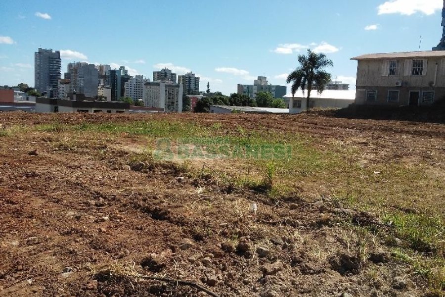 Terreno com 2350m², no bairro Lourdes em Caxias do Sul para Alugar