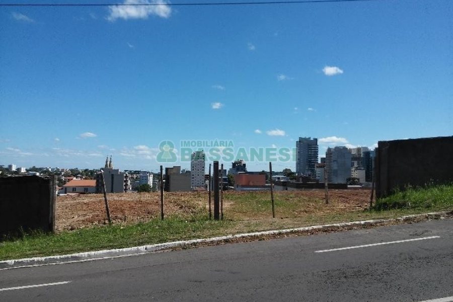 Terreno com 2350m², no bairro Lourdes em Caxias do Sul para Alugar