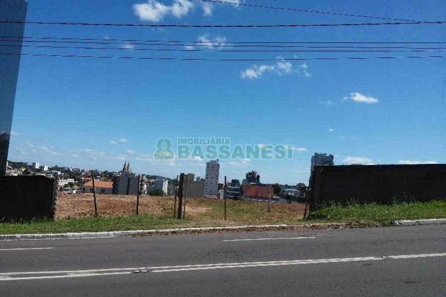 Terreno com 2350m², no bairro Lourdes em Caxias do Sul para Alugar