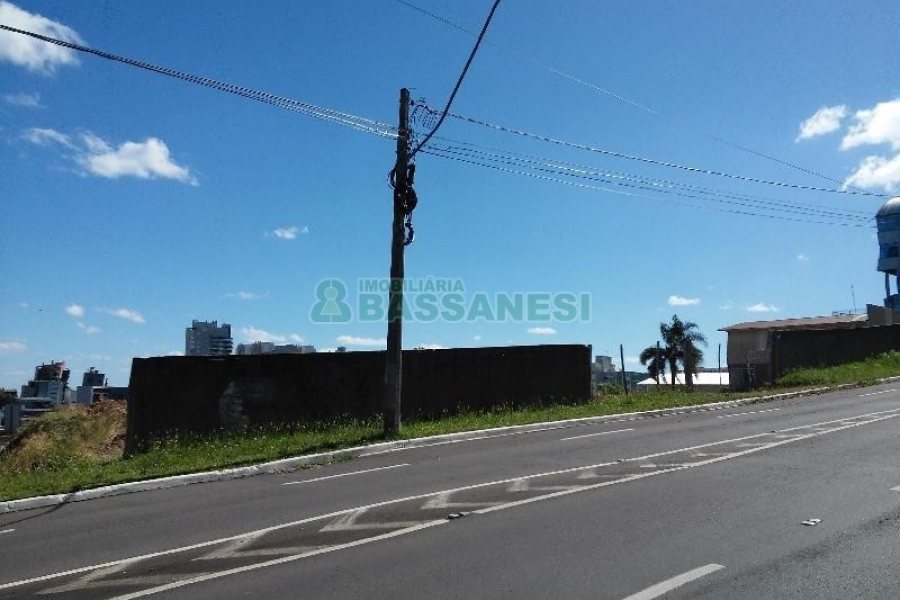 Terreno com 2350m², no bairro Lourdes em Caxias do Sul para Alugar