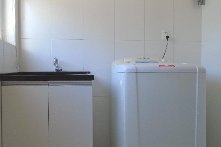 Apto Mobiliado com 68m², 2 dormitórios, 1 vaga, no bairro Rio Branco em Caxias do Sul para Alugar