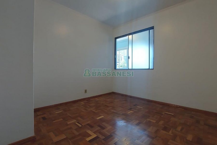 Apartamento, 3 dormitórios, 2 vagas, no bairro Madureira em Caxias do Sul para Alugar
