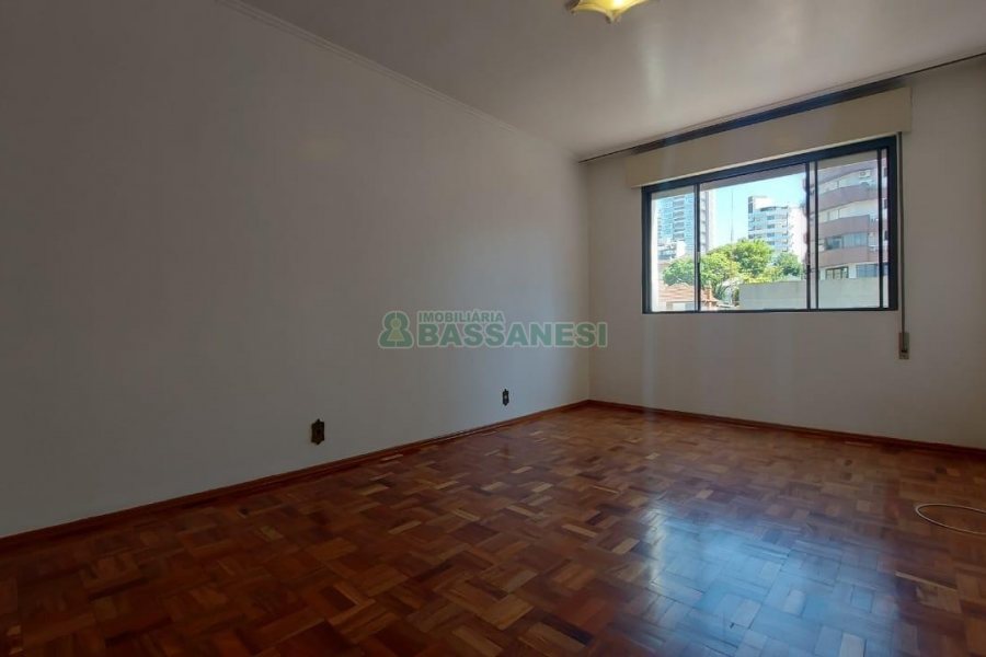 Apartamento, 3 dormitórios, 2 vagas, no bairro Madureira em Caxias do Sul para Alugar