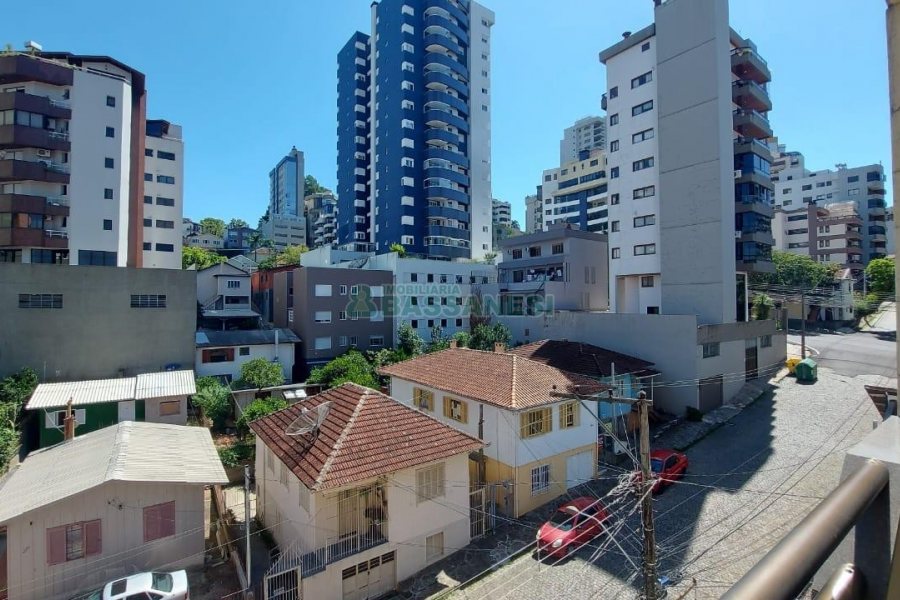 Apartamento, 3 dormitórios, 2 vagas, no bairro Madureira em Caxias do Sul para Alugar