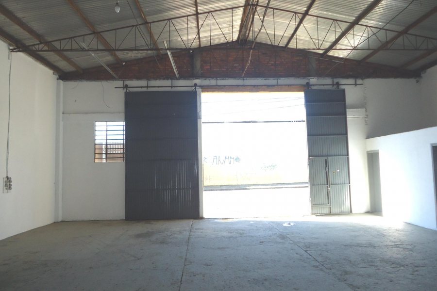 Pavilhão com 156m², no bairro Pio X em Caxias do Sul para Comprar