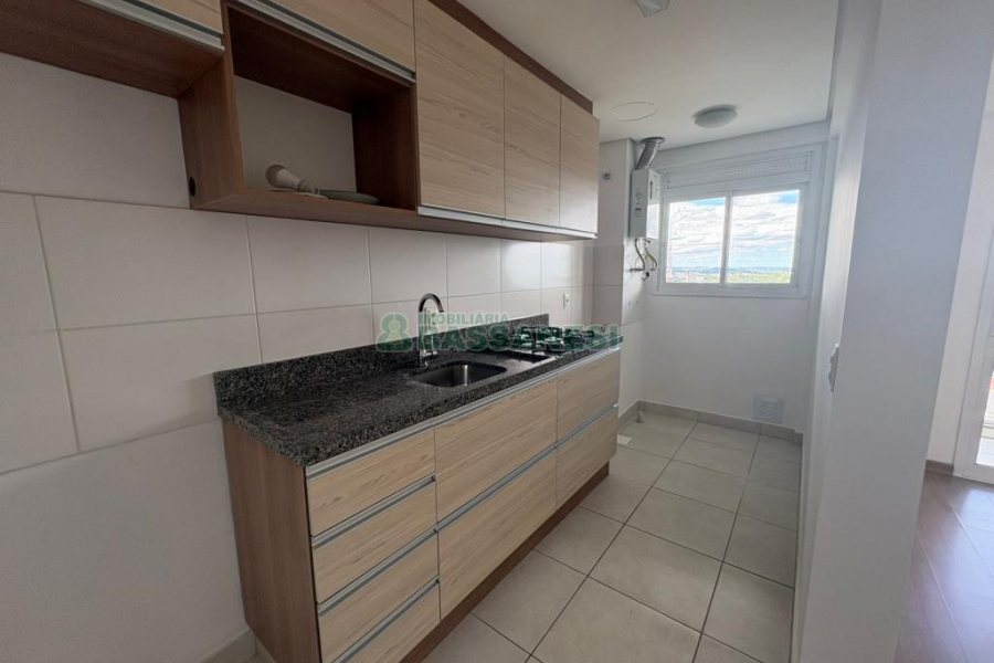 Apartamento com 54m², 2 dormitórios, 1 vaga, no bairro Petrópolis em Caxias do Sul para Alugar