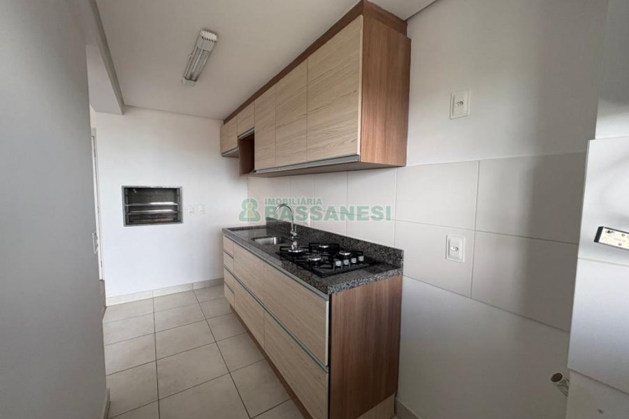 Apartamento com 54m², 2 dormitórios, 1 vaga, no bairro Petrópolis em Caxias do Sul para Alugar