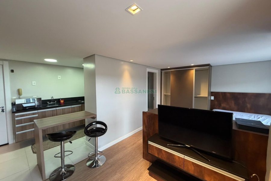 Apto Mobiliado com 42m², 1 dormitório, 1 vaga, no bairro Villagio Iguatemi em Caxias do Sul para Alugar