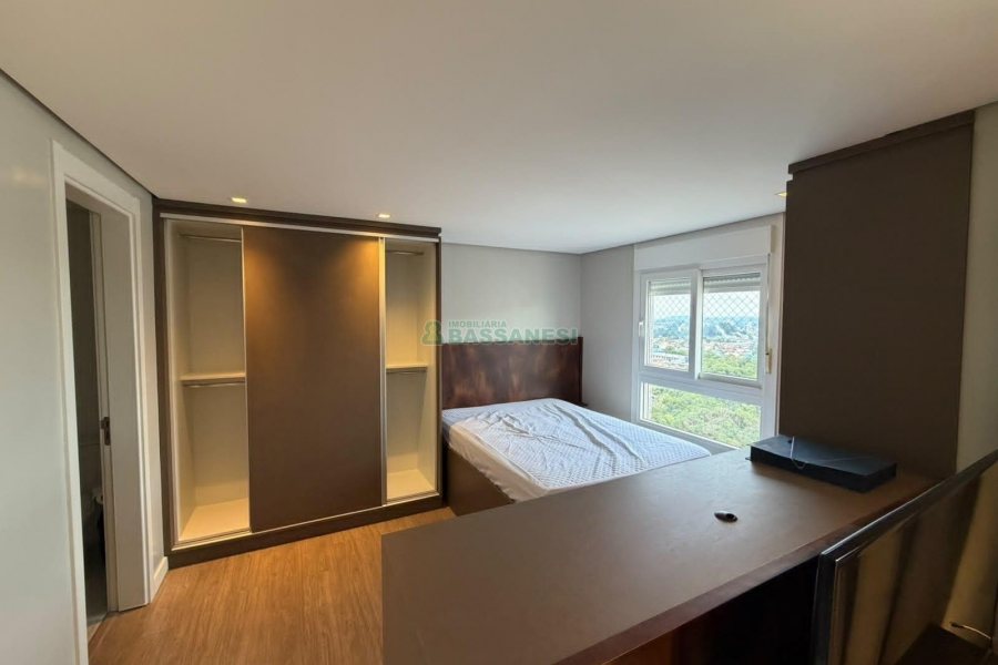 Apto Mobiliado com 42m², 1 dormitório, 1 vaga, no bairro Villagio Iguatemi em Caxias do Sul para Alugar