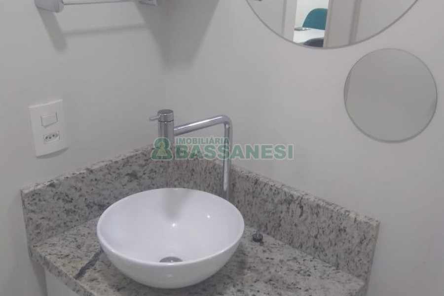 Sala com 38m², 1 vaga, no bairro Villagio Iguatemi em Caxias do Sul para Alugar