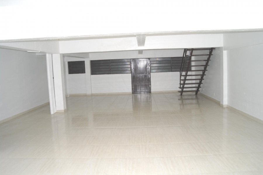 Loja com 160m², 1 vaga, no bairro Pio X em Caxias do Sul para Alugar