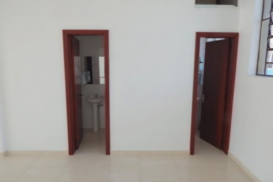 Loja com 160m², 1 vaga, no bairro Pio X em Caxias do Sul para Alugar