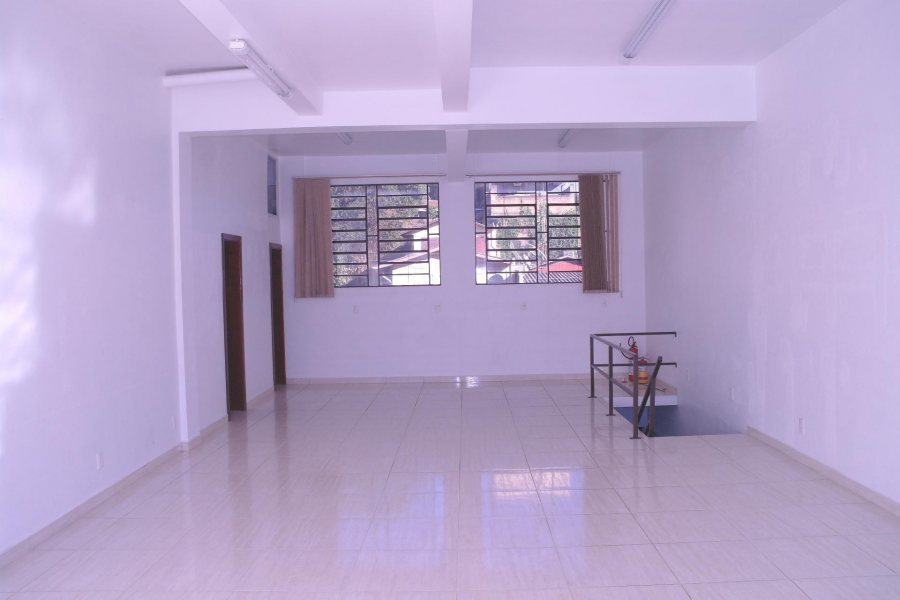 Loja com 160m², 1 vaga, no bairro Pio X em Caxias do Sul para Alugar