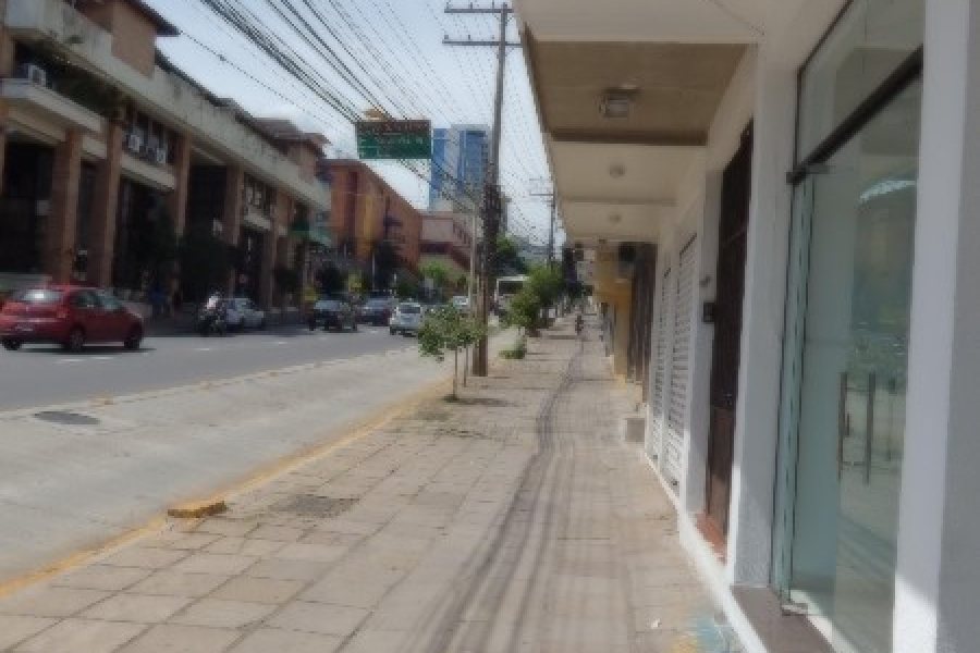 Loja com 160m², 1 vaga, no bairro Pio X em Caxias do Sul para Alugar