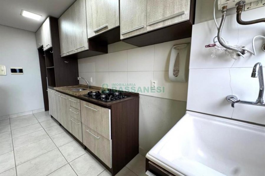 Apto Mobiliado com 36m², 1 dormitório, 1 vaga, no bairro Petrópolis em Caxias do Sul para Alugar