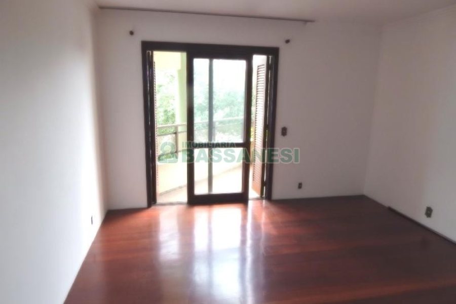 Apartamento com 151m², 2 dormitórios, 2 vagas, no bairro Pio X em Caxias do Sul para Comprar