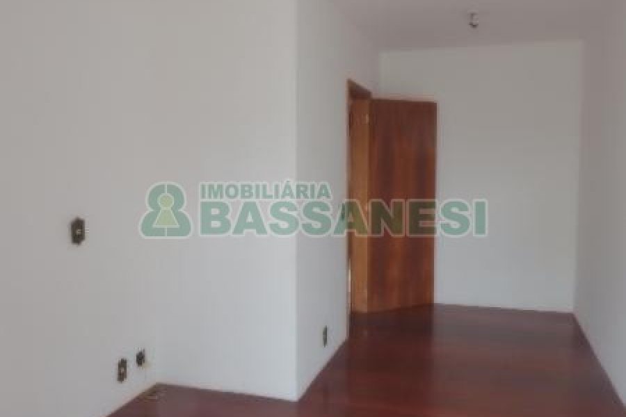 Apartamento com 151m², 2 dormitórios, 2 vagas, no bairro Pio X em Caxias do Sul para Comprar